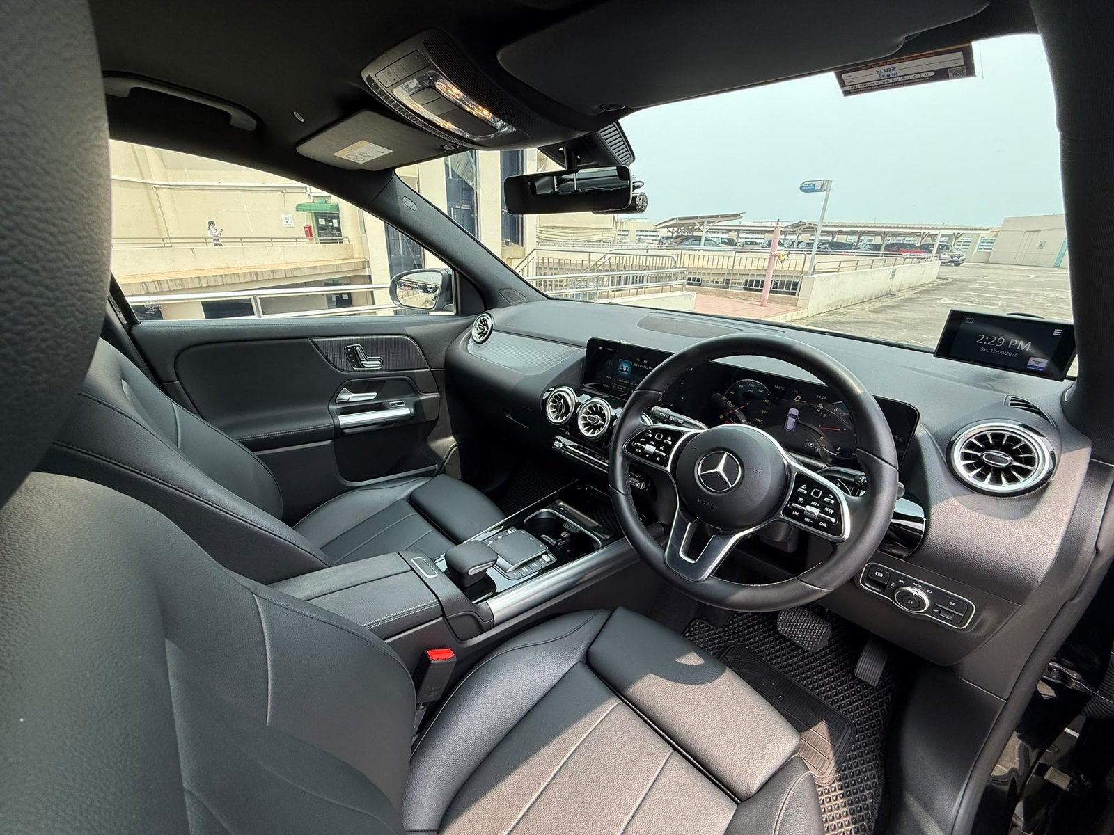 Mercedes-Benz GLA180 Progressive photo 7